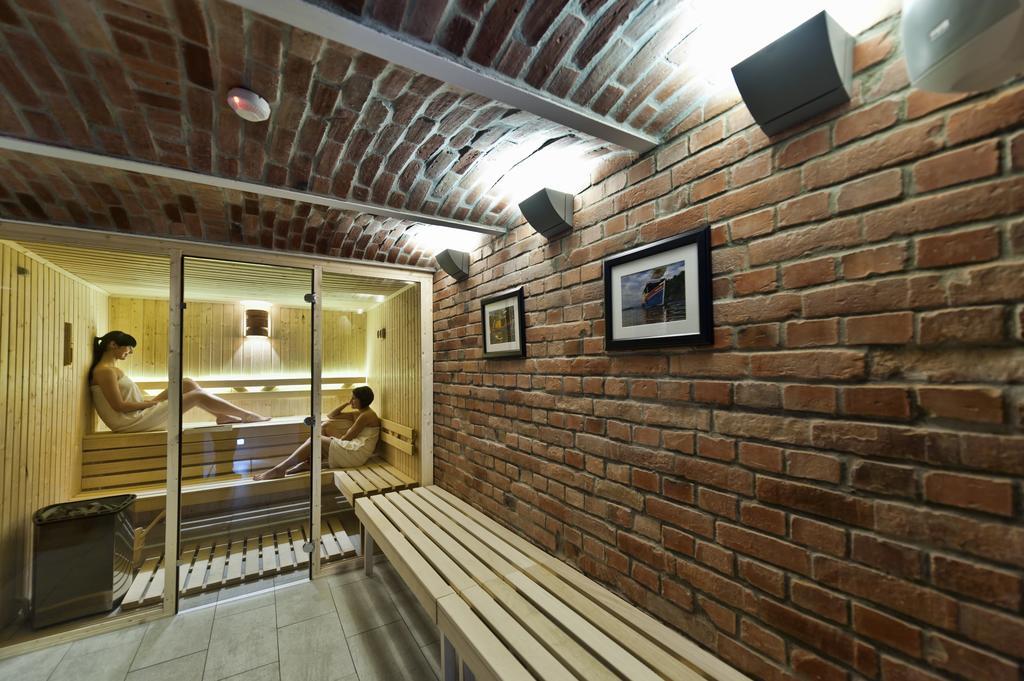 Hotel Fado Spa & Restaurant Świdnica Exteriör bild
