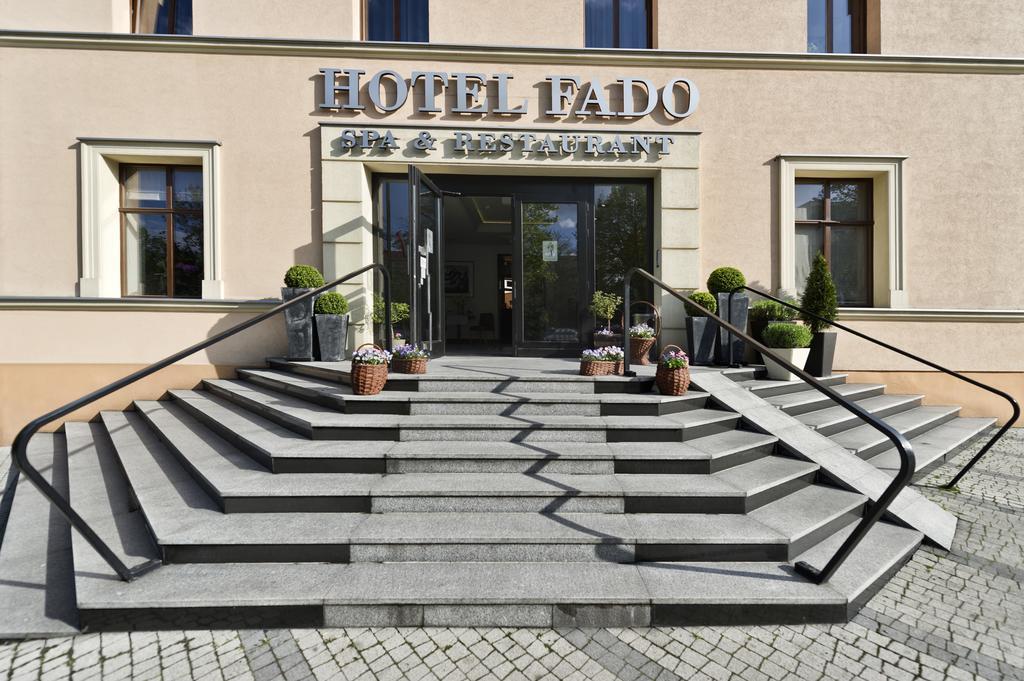 Hotel Fado Spa & Restaurant Świdnica Exteriör bild