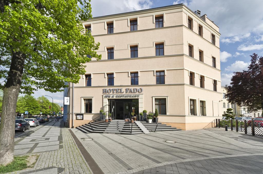 Hotel Fado Spa & Restaurant Świdnica Exteriör bild