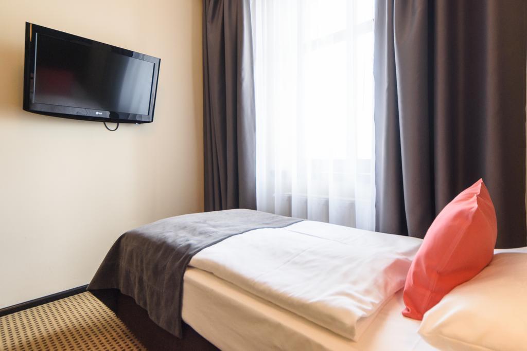 Hotel Fado Spa & Restaurant Świdnica Exteriör bild