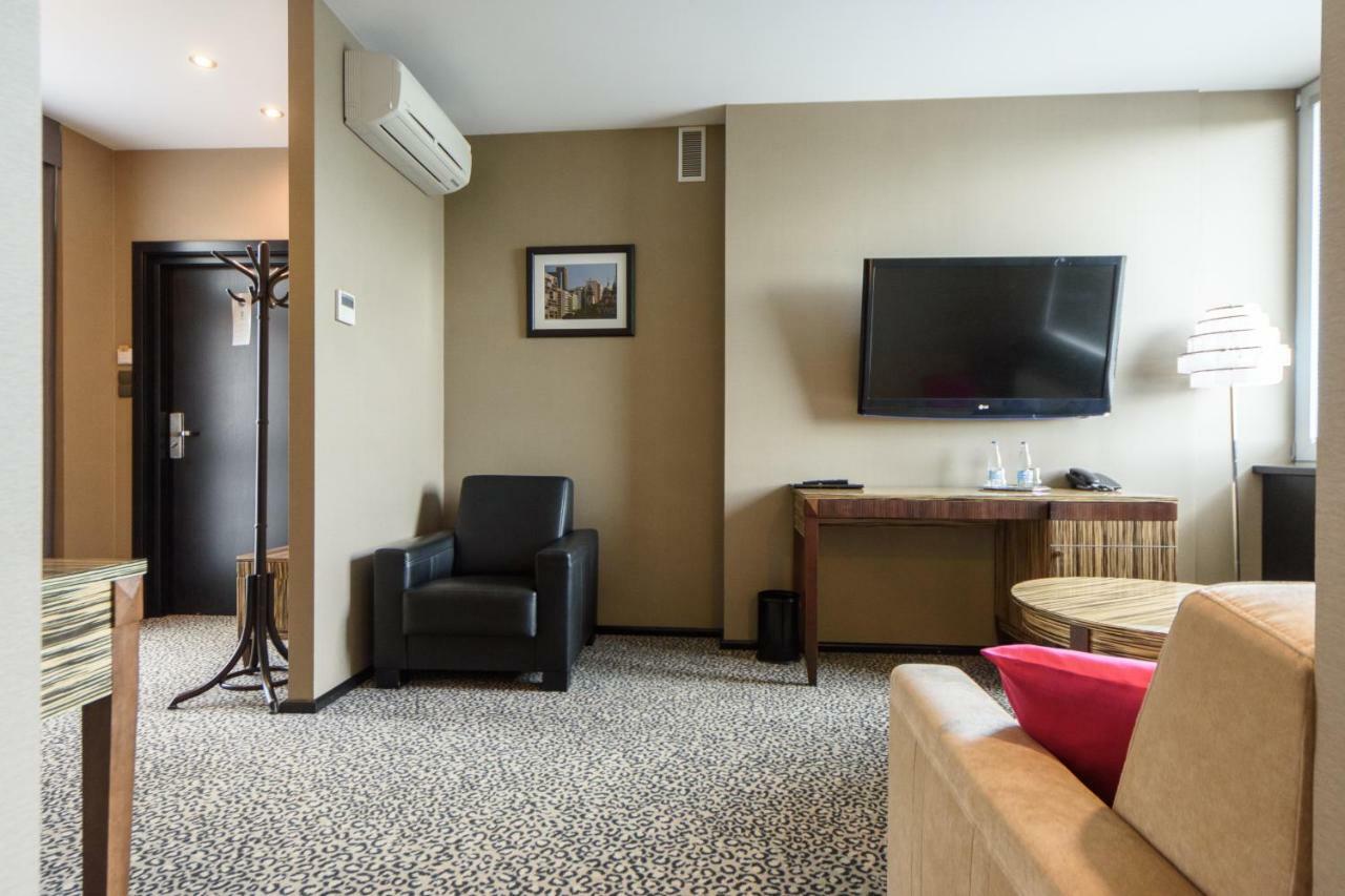 Hotel Fado Spa & Restaurant Świdnica Exteriör bild