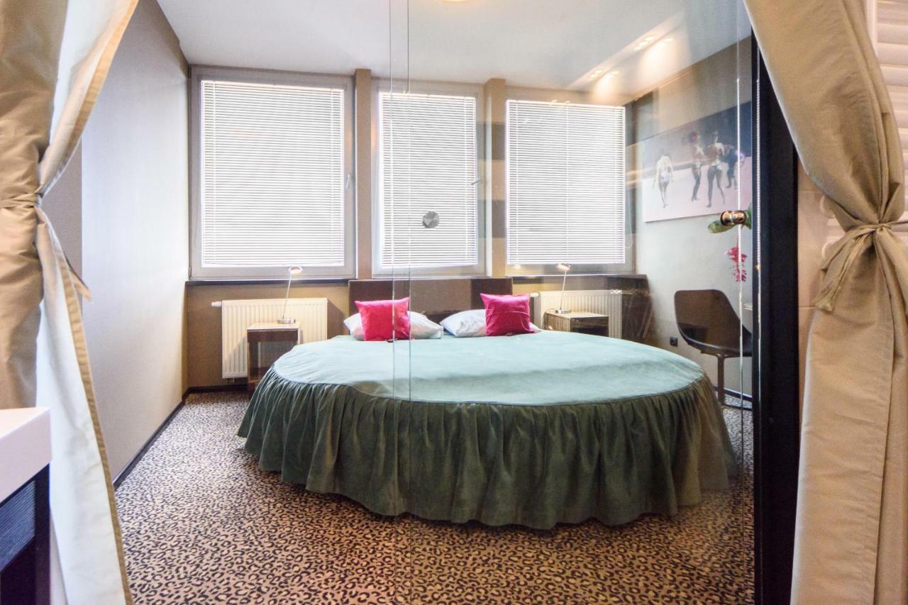 Hotel Fado Spa & Restaurant Świdnica Exteriör bild